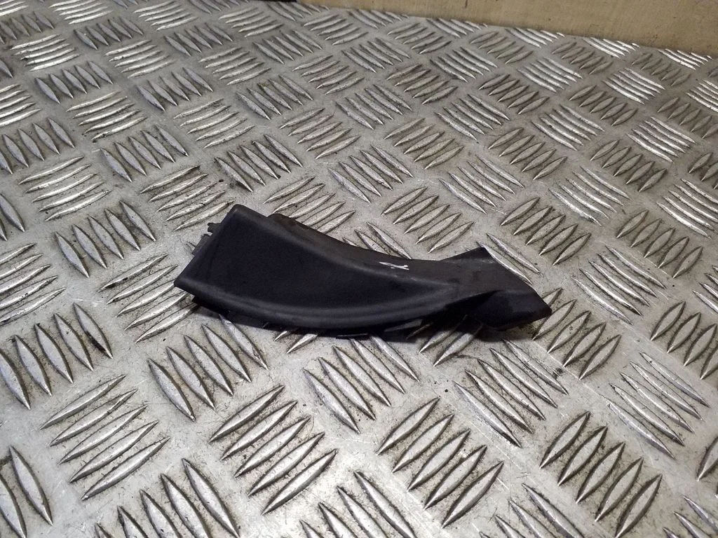 Wiper trim – KIA Sorento (2010-2014)
