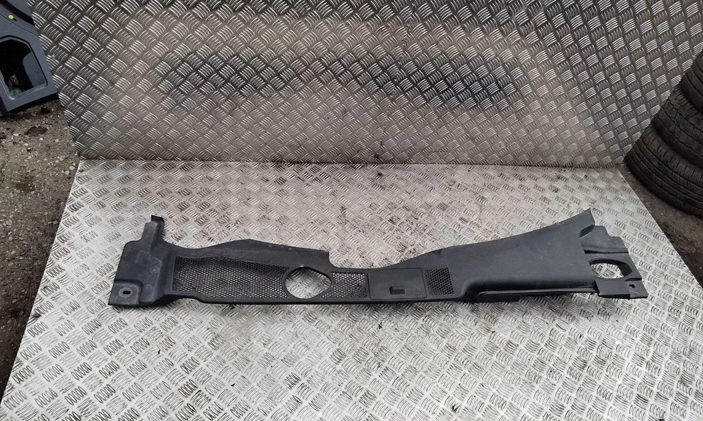 Wiper trim 8K2819447