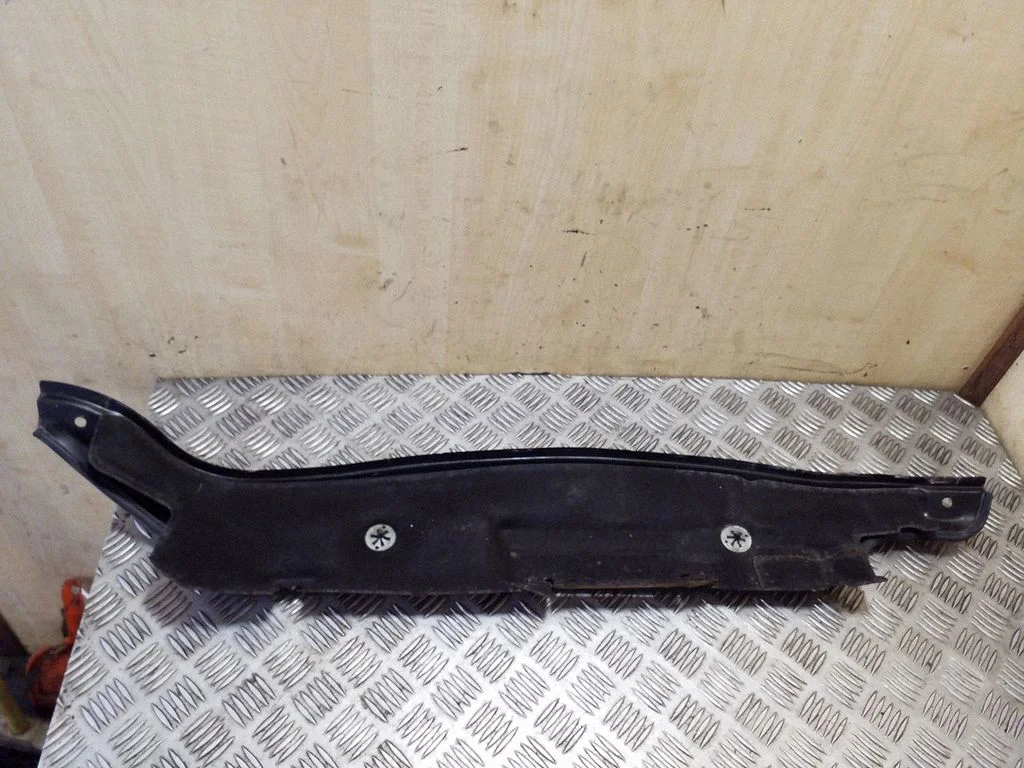 Wiper trim 1K0805277
