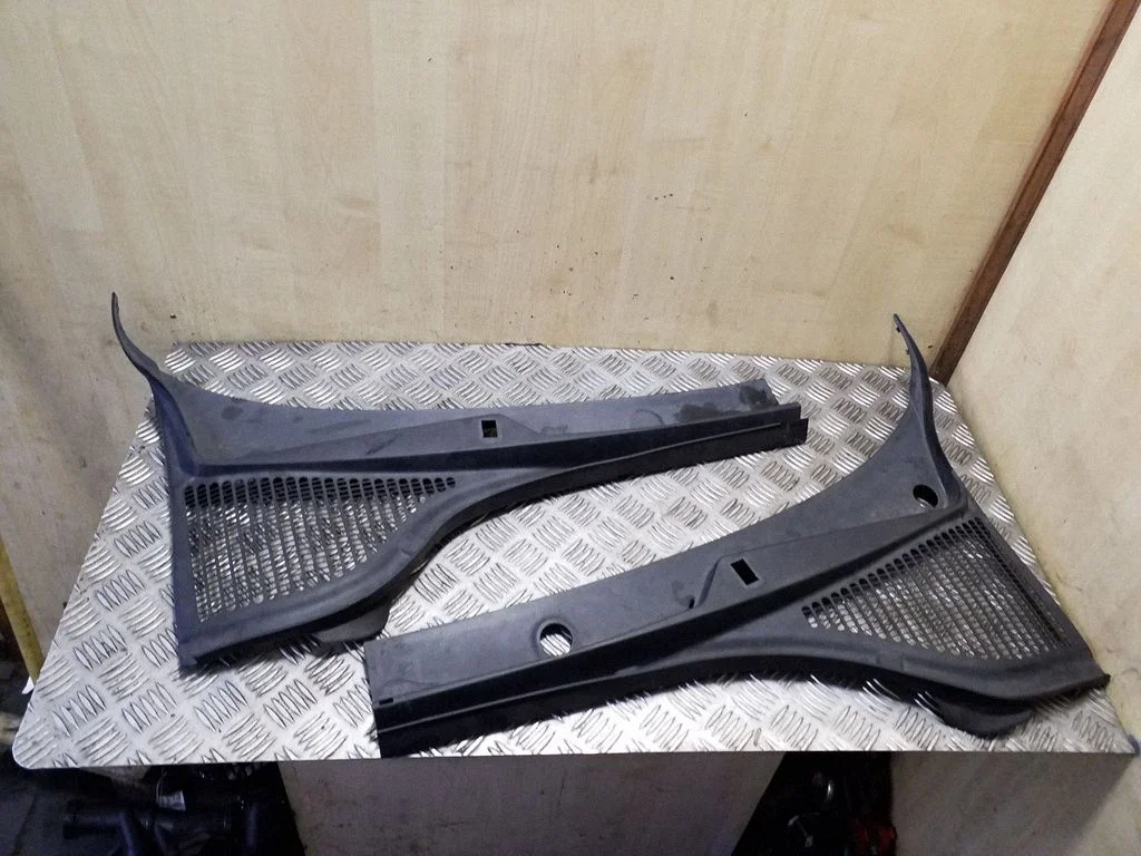 Wiper trim 5E1819415B