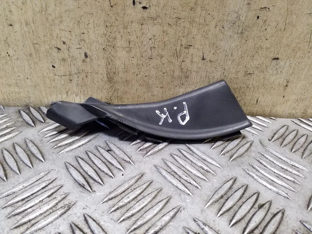Wiper trim – KIA Sorento (2010-2014)