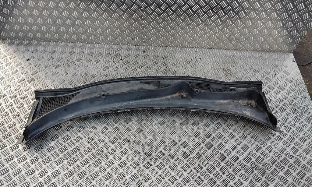 Wiper trim 668621KE0A