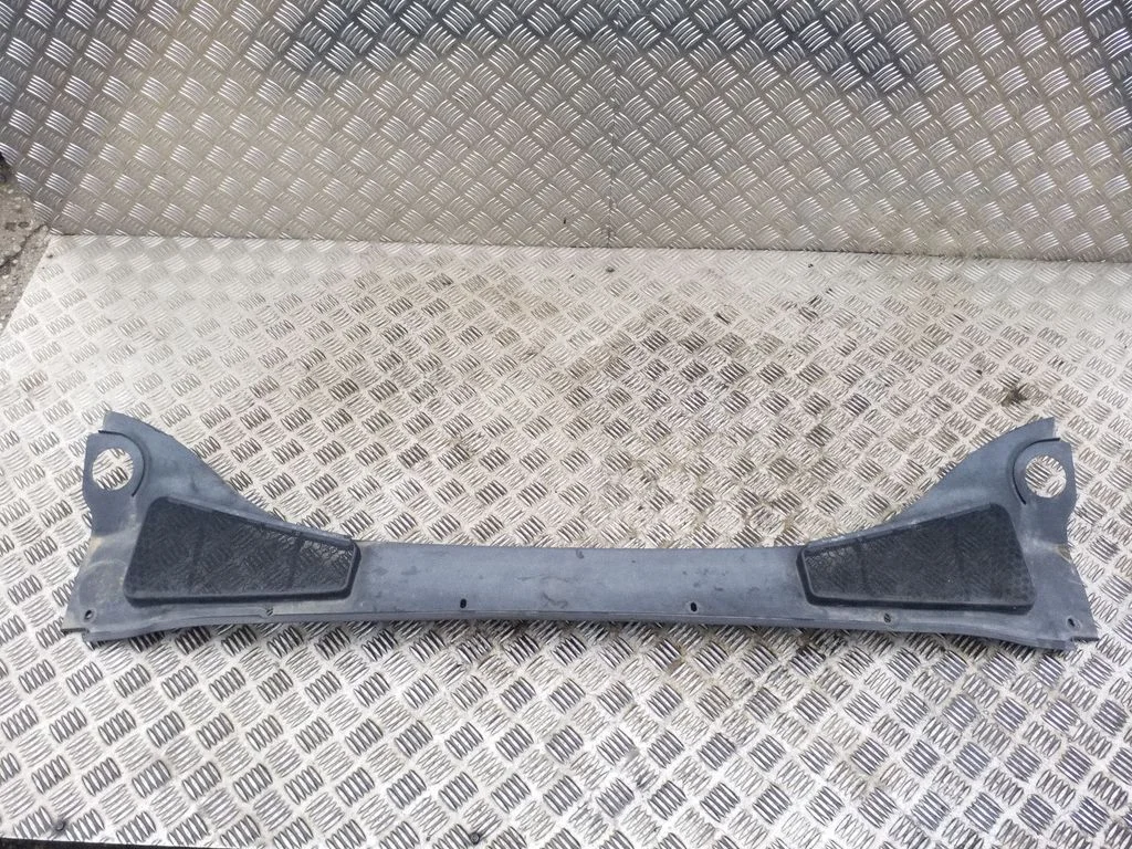 Klaasipuhastite iluliist(id) BM51A02216AF – Ford Focus (2010-2017)
