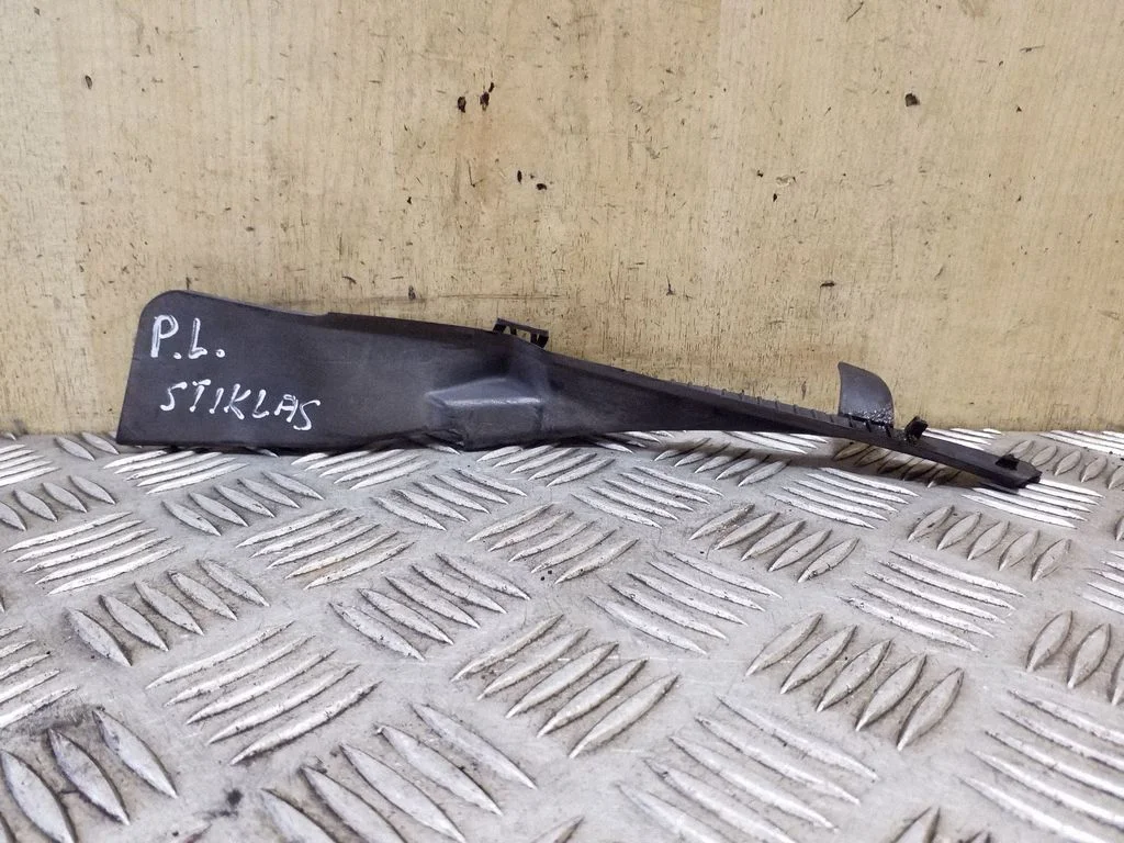 Wiper trim 668951KK0A