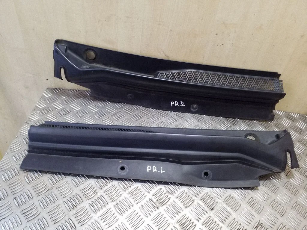 Wiper trim 9687793577 – Citroen C4 Grand Picasso (2007-2013)