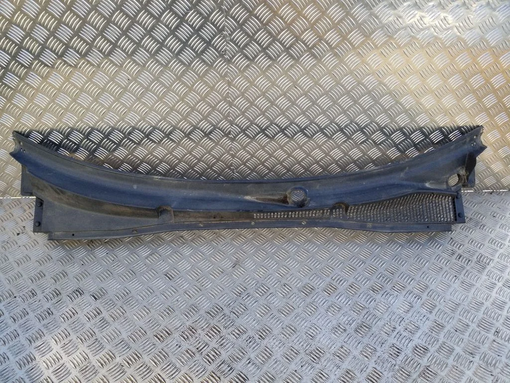 Wiper trim 91411AG010