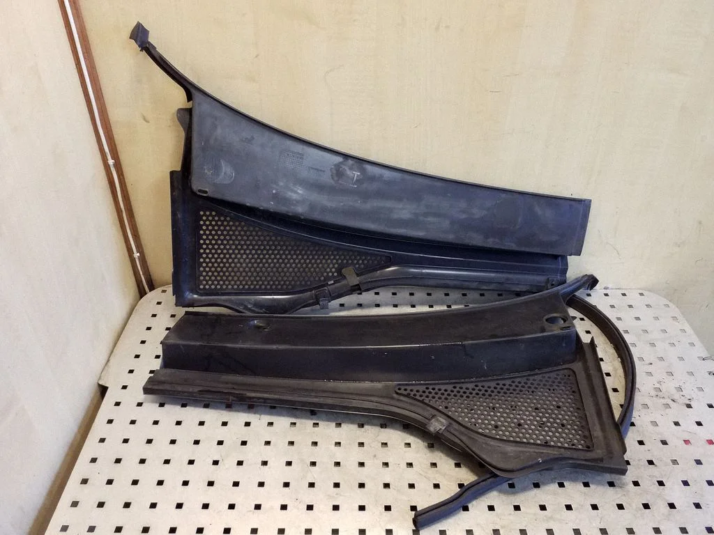 Wiper trim 3G2819403B