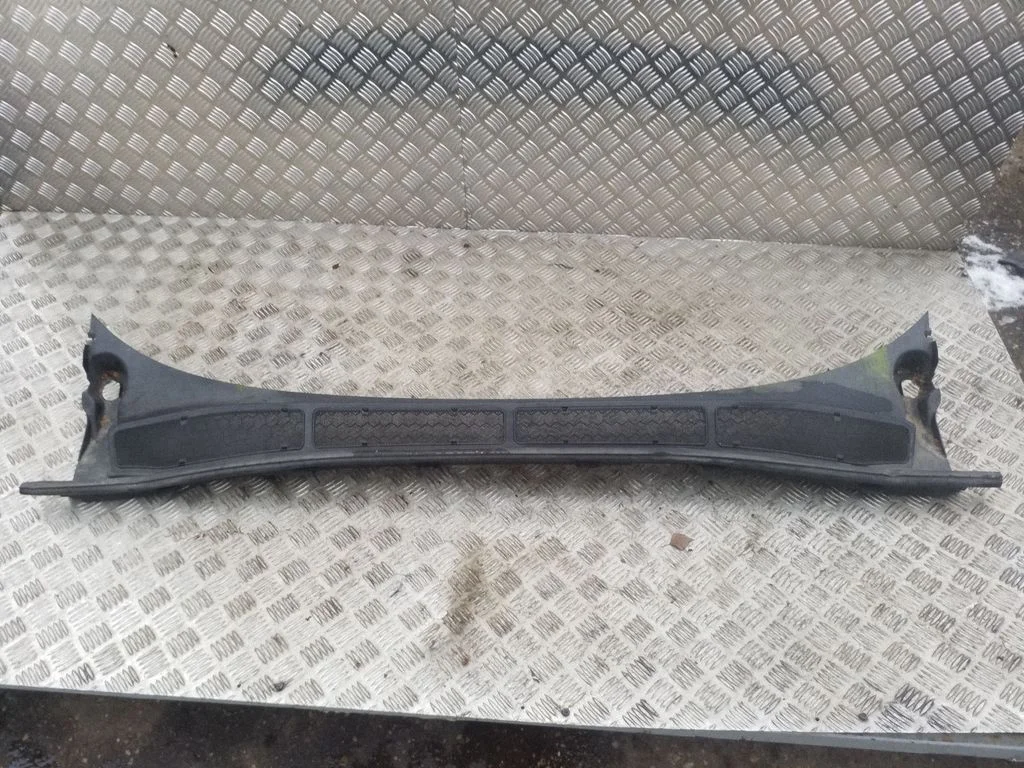 Slotiņu apdare 6M21U02216A