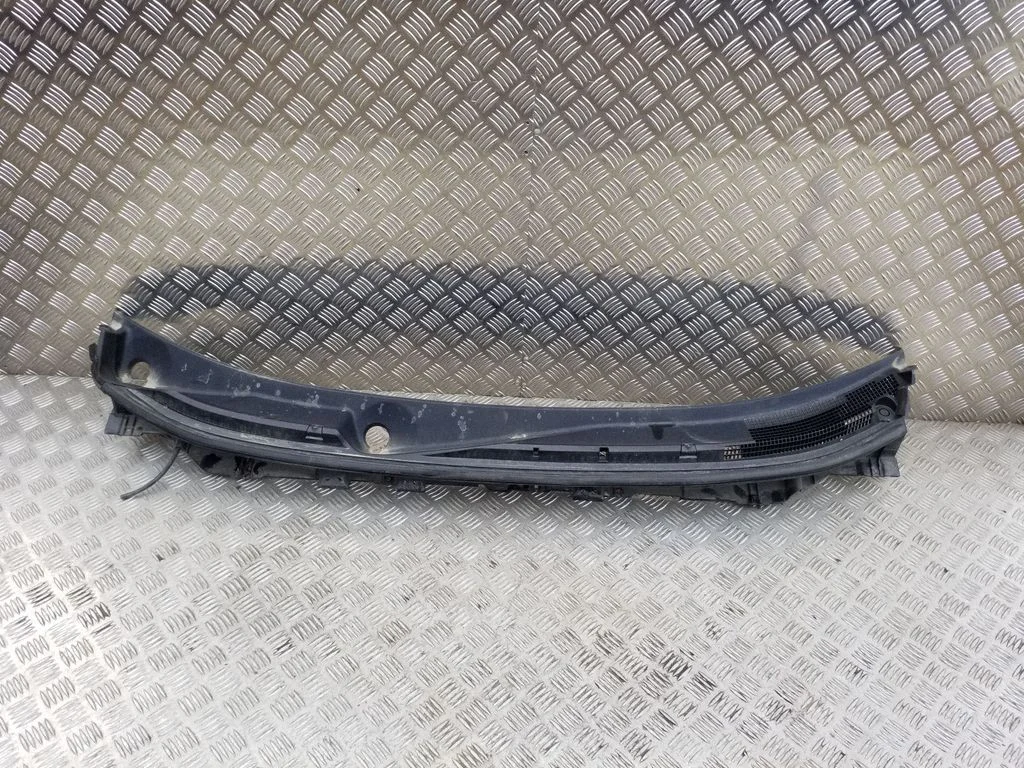 Wiper trim 668624BG0A