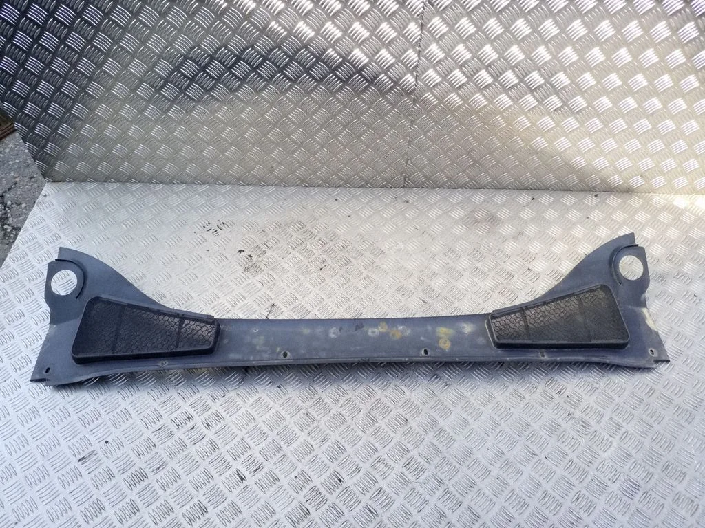 Wiper trim BM51A02216AE