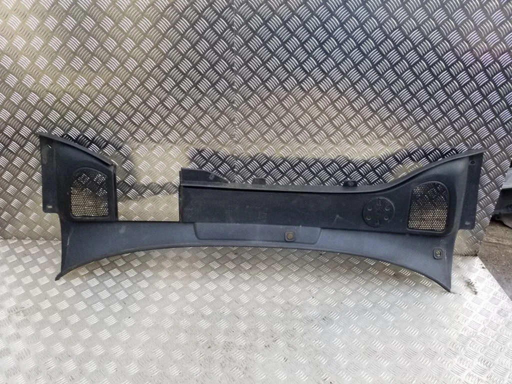 Wiper trim 31271659