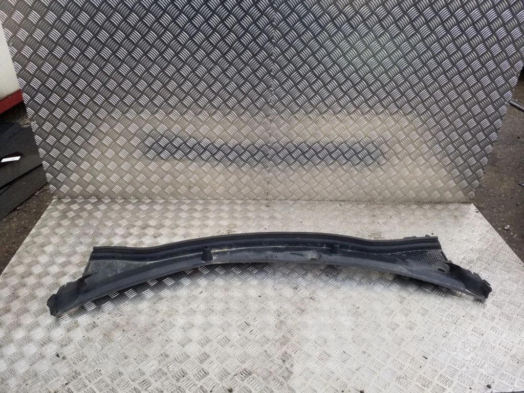 Wiper trim 74200TL0