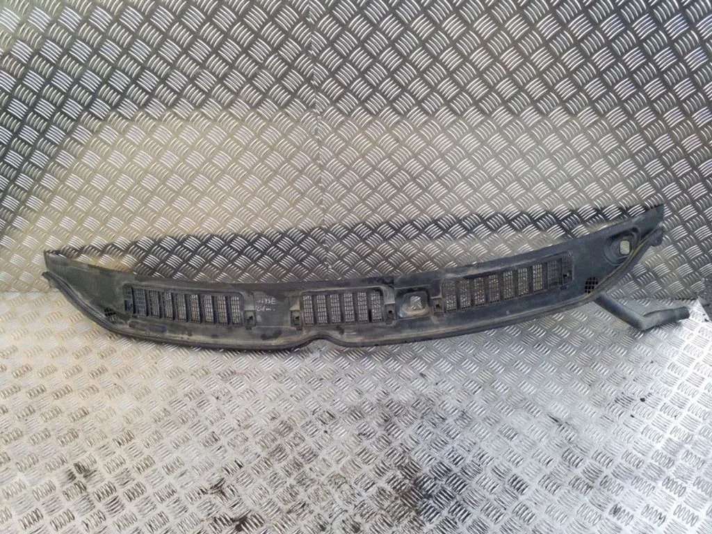 Wiper trim 1481517077