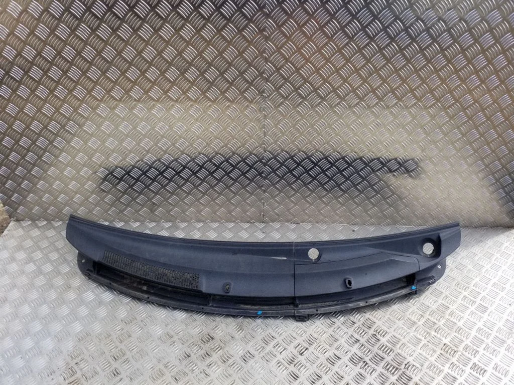 Wiper trim – Toyota Yaris (2006-2011)