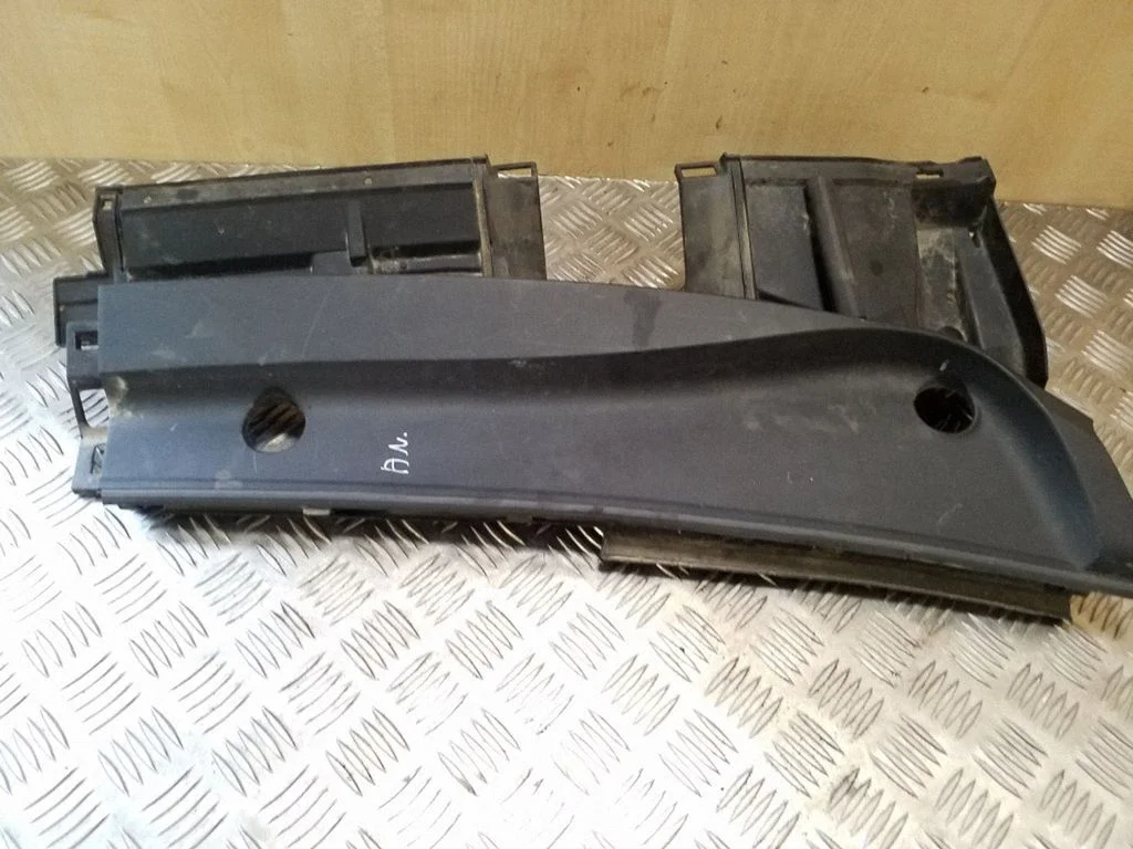 Wiper trim 5570805130