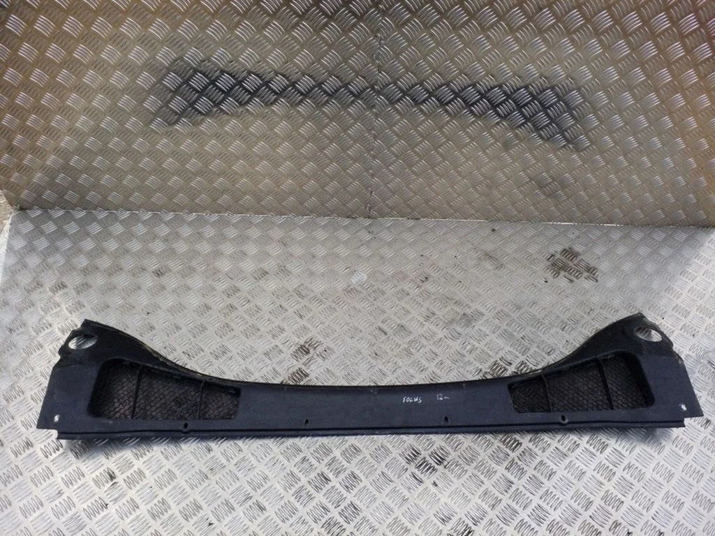 Klaasipuhastite iluliist(id) BM51A02216A – Ford Focus (2010-2017)