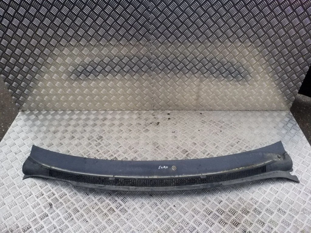 Wiper trim 7H1819403A