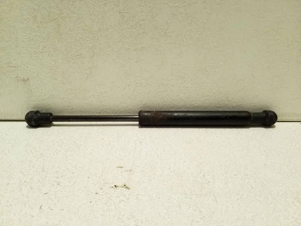 Mootorikapoti amortisaator 9154605