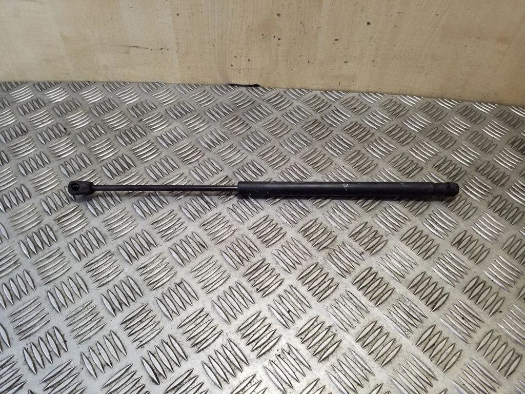 Front bonnet/hood damper/strut – KIA Sorento (2010-2014)