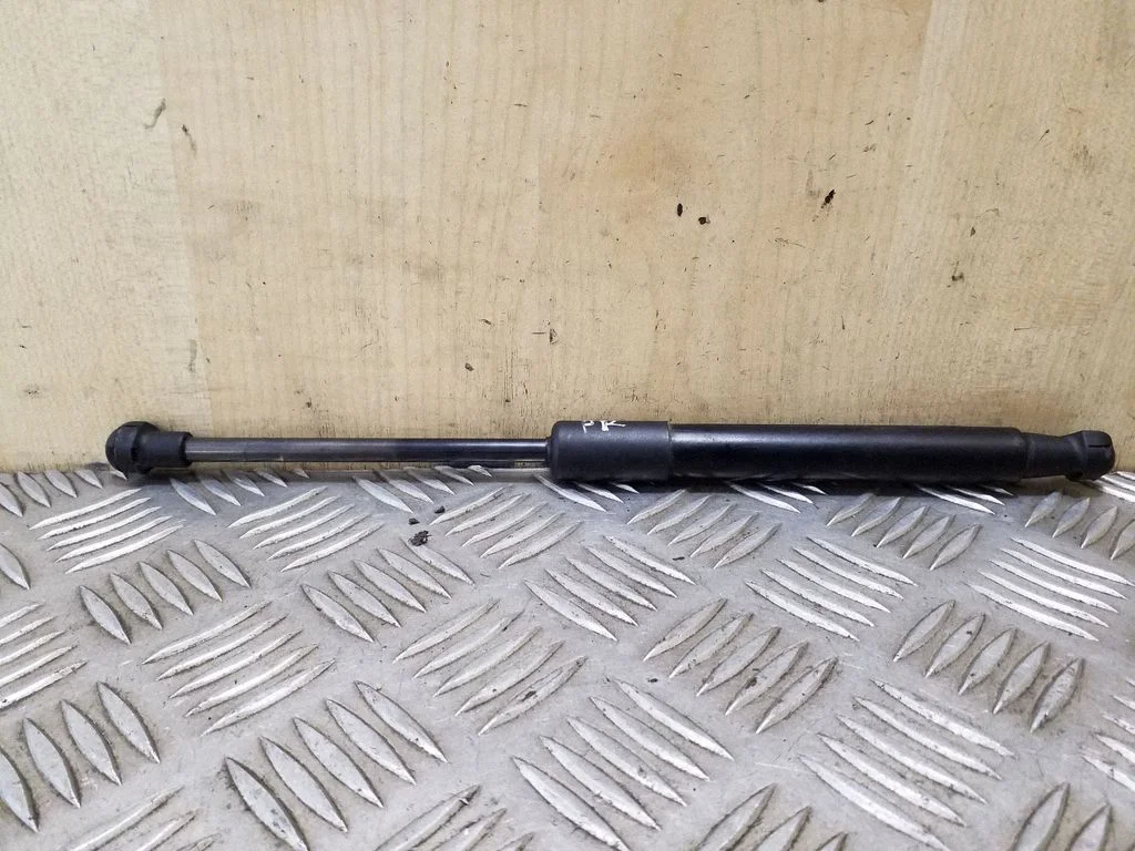 Siłownik maski 8R0823359A