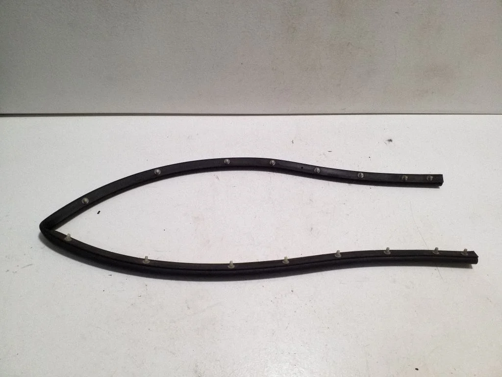 Engine compartment rubber EM2BR16A942AA