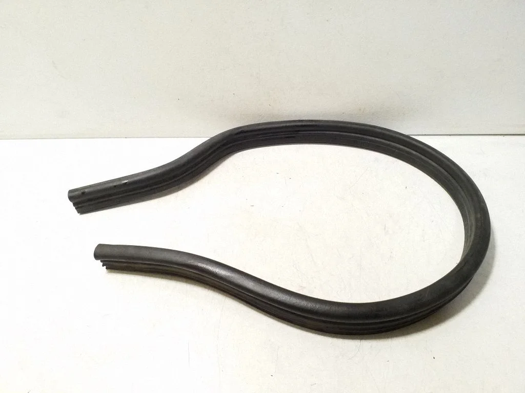 Engine compartment rubber 5H0823723