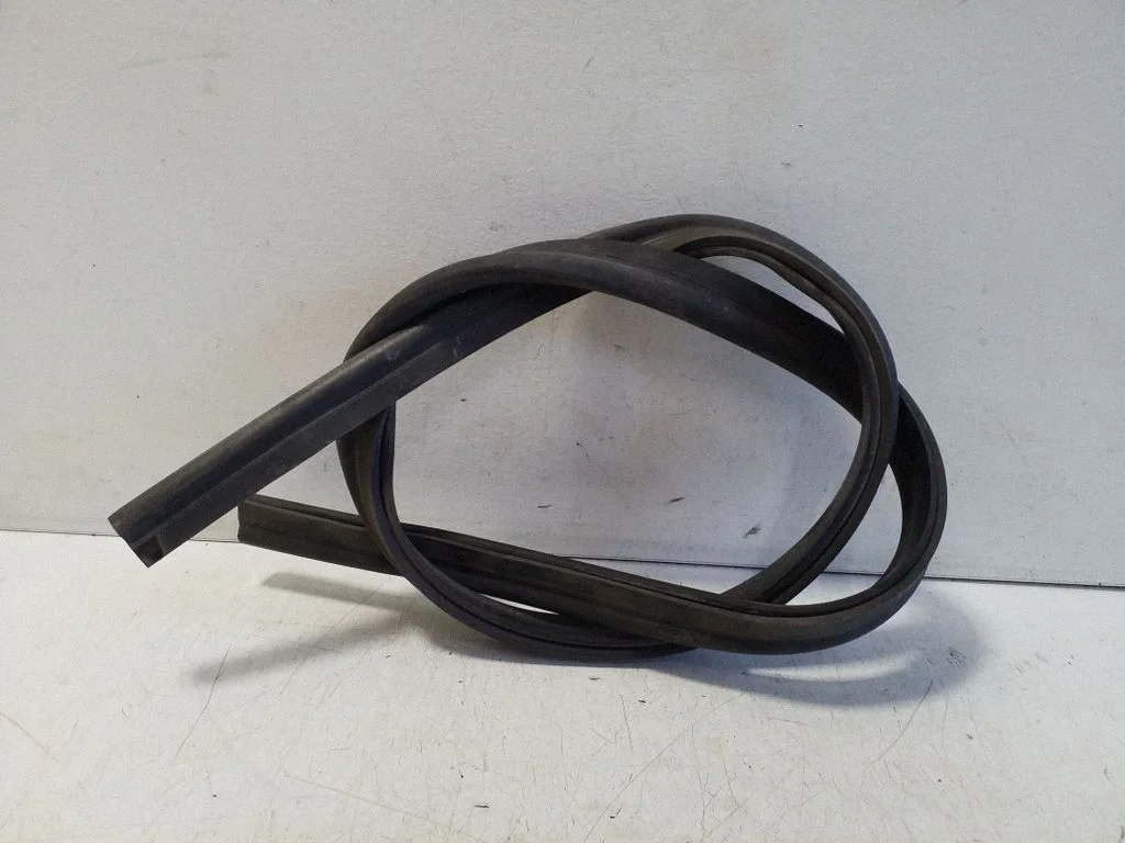 Engine compartment rubber 3G0823723