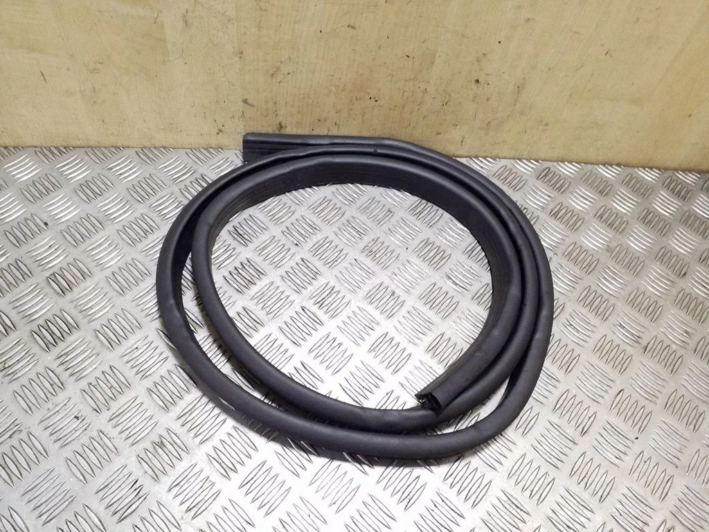 Mootoriruumi tihend A1648890198