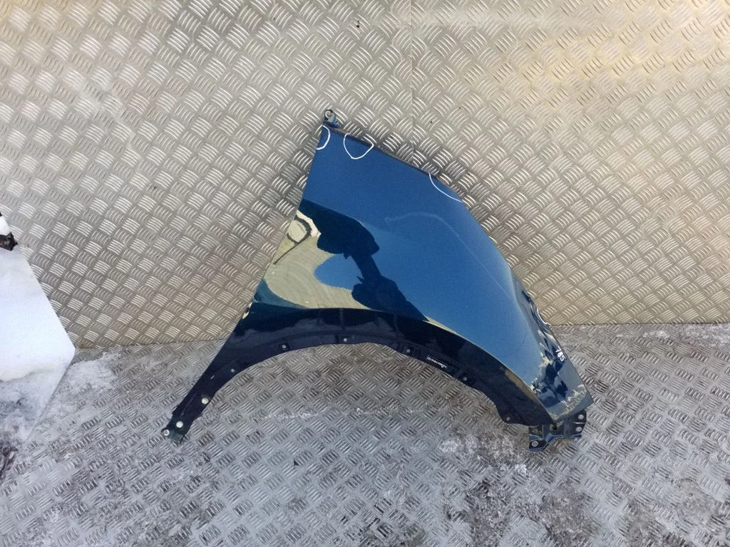 Fender – right