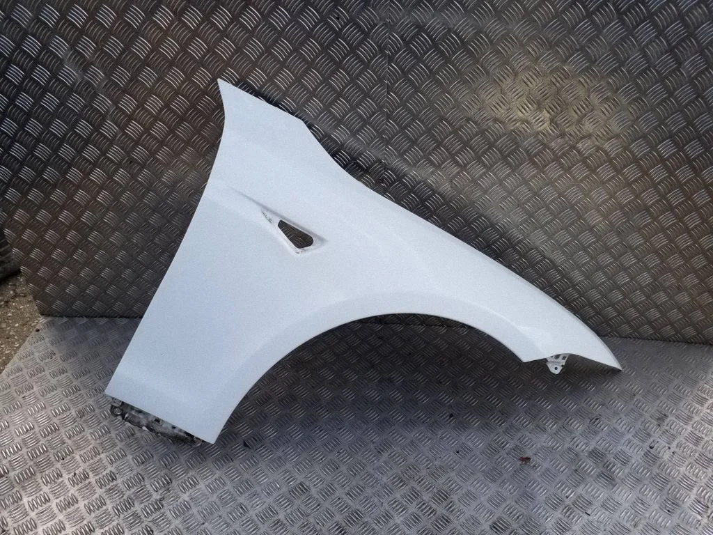 Fender – Tesla Model S (2012-)