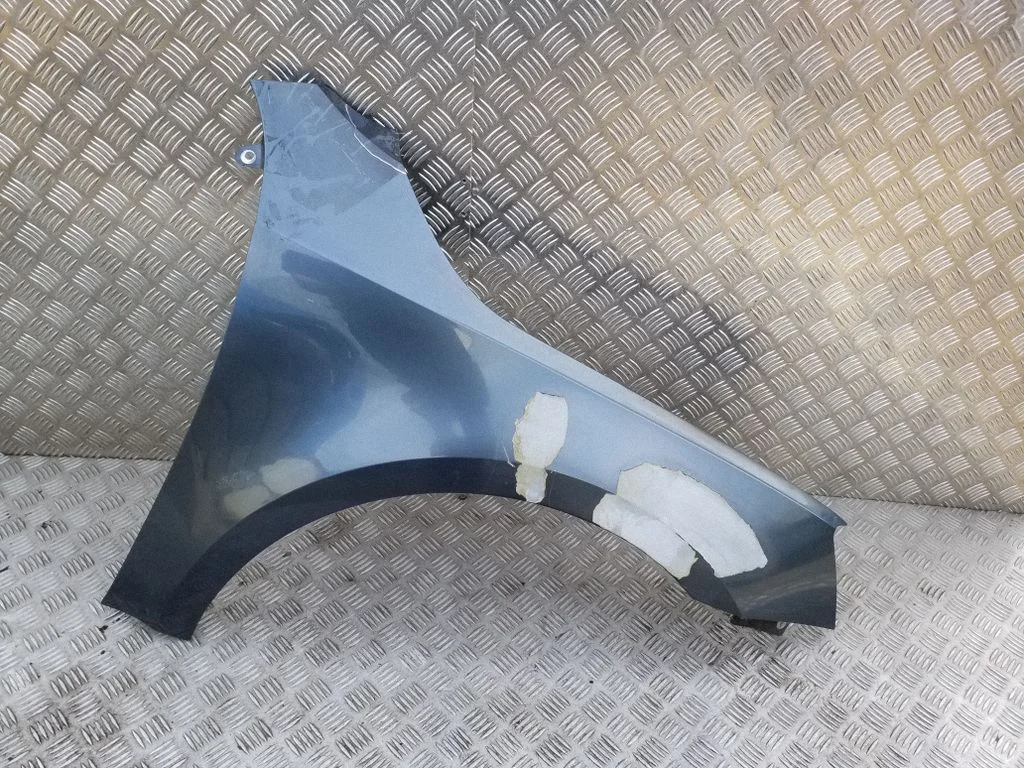 Fender – right