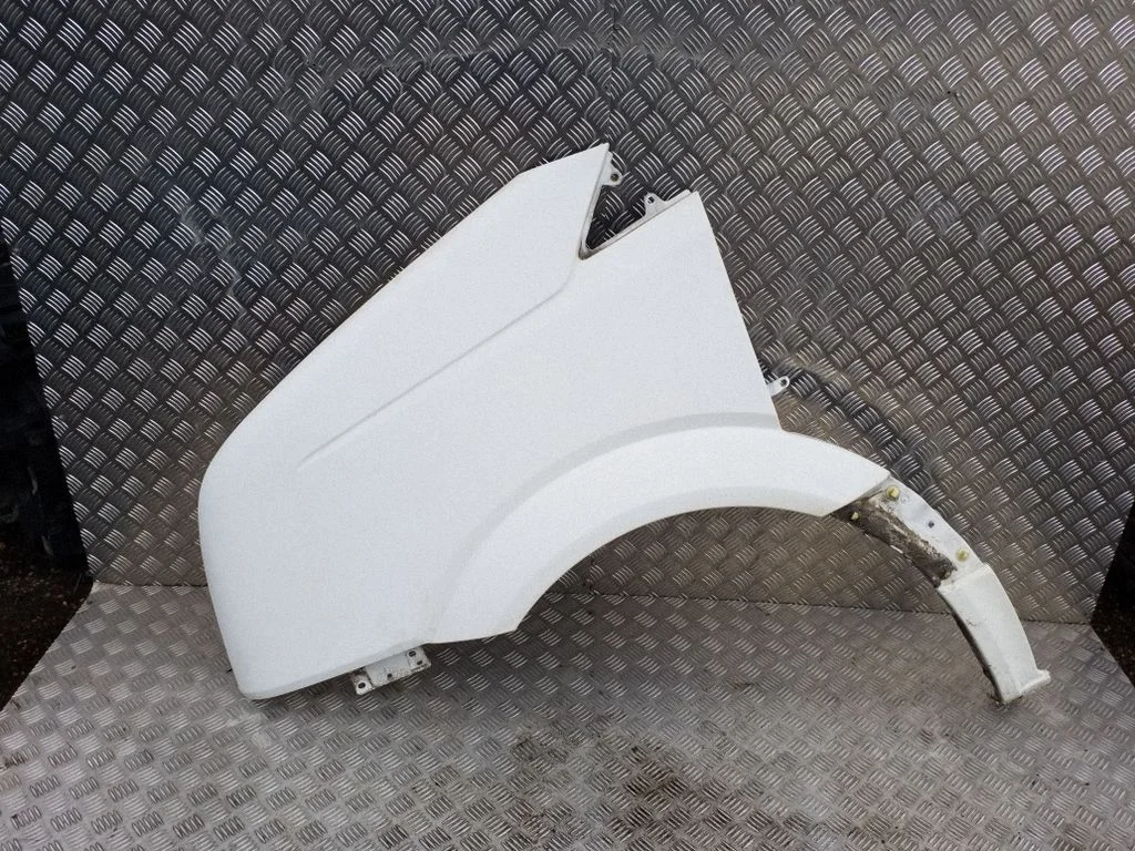 Fender – left
