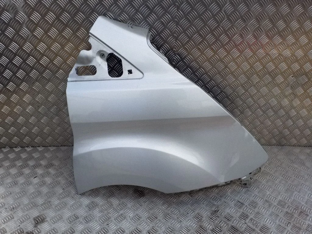Fender – right