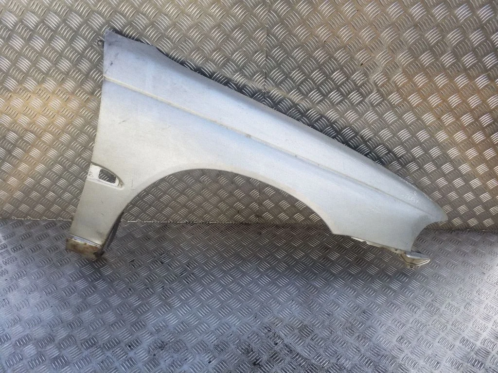 Fender – right