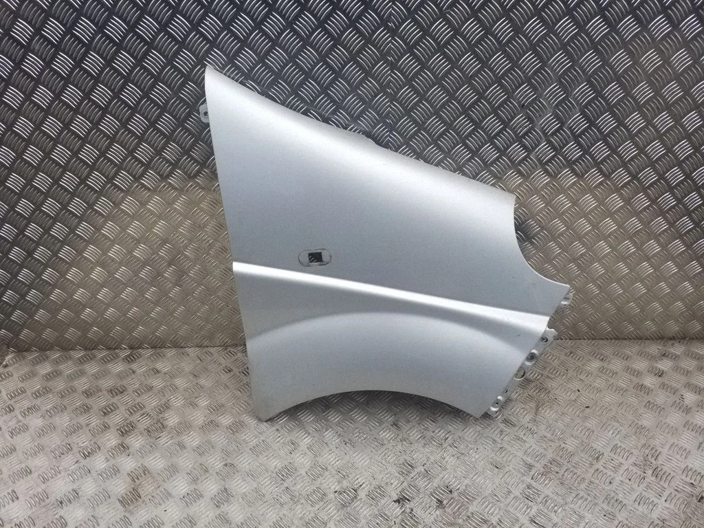 Fender – right