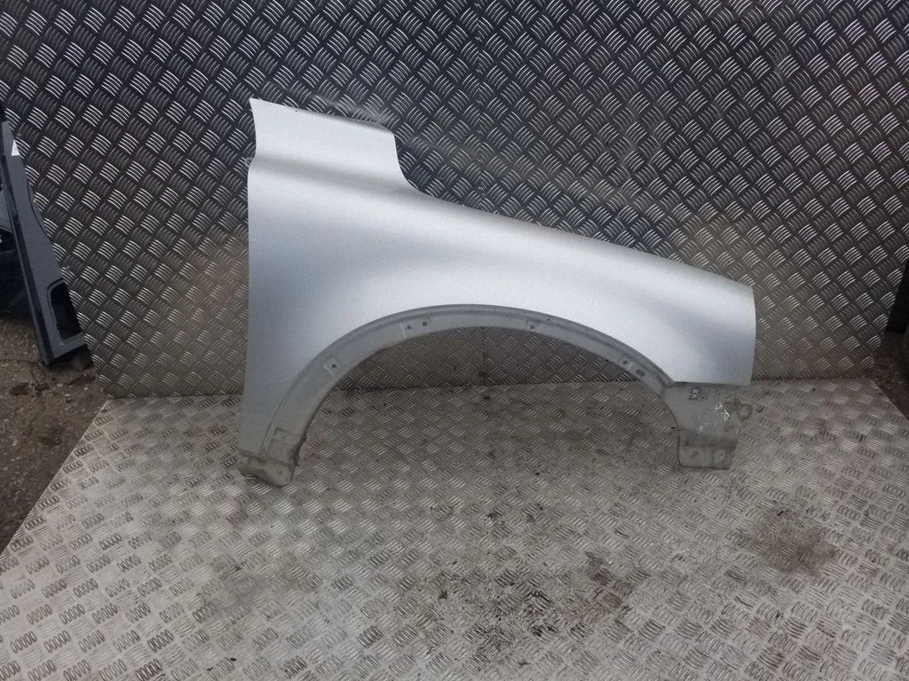 Fender – right