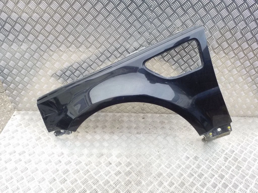 Fender – left