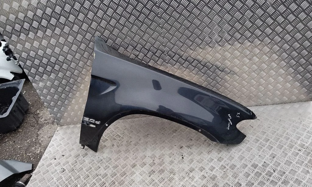Fender – right