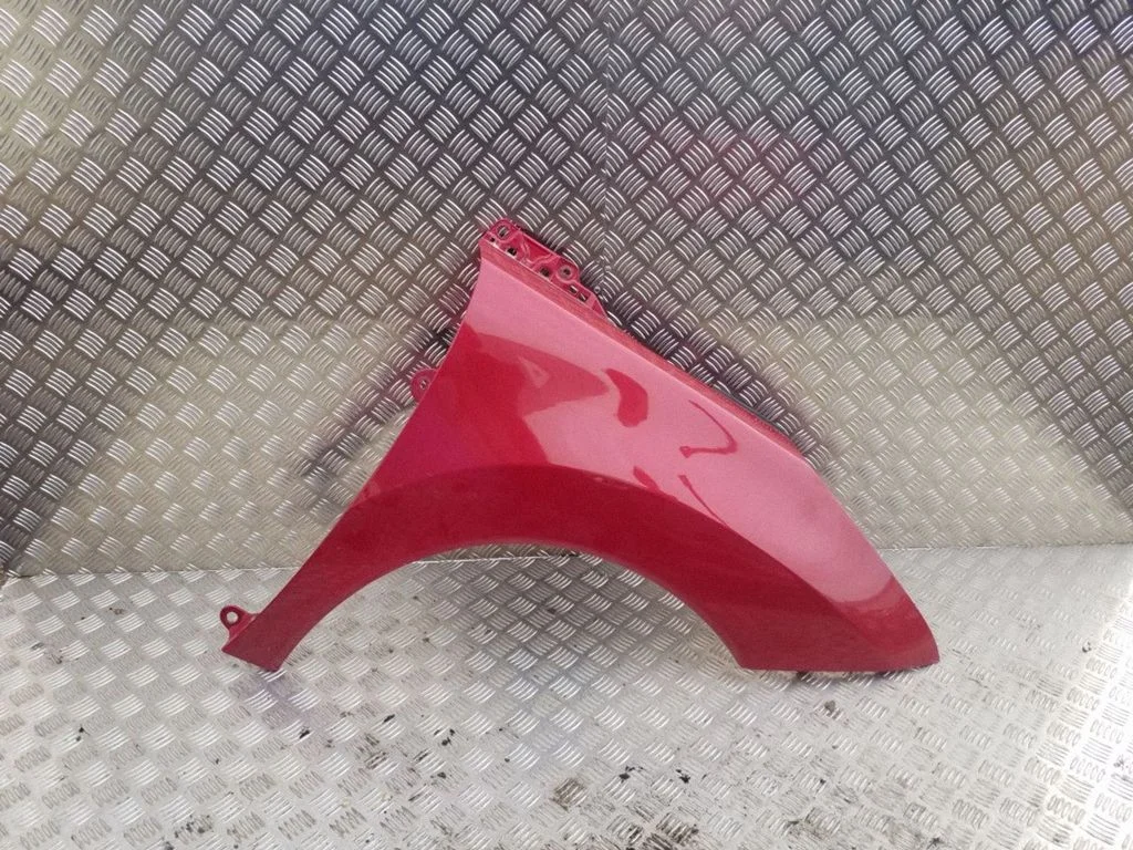 Fender – right