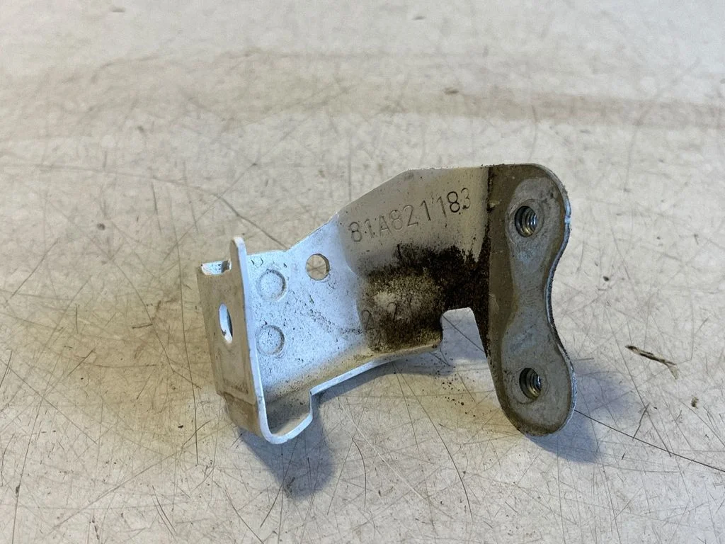 Fender mounting bracket 81A821183 – Audi SQ2 GA (2017-)