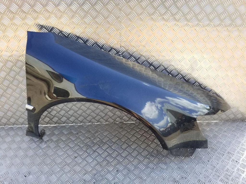 Fender – right
