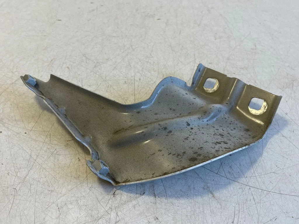 Fender mounting bracket 81A821135 – Audi SQ2 GA (2017-)