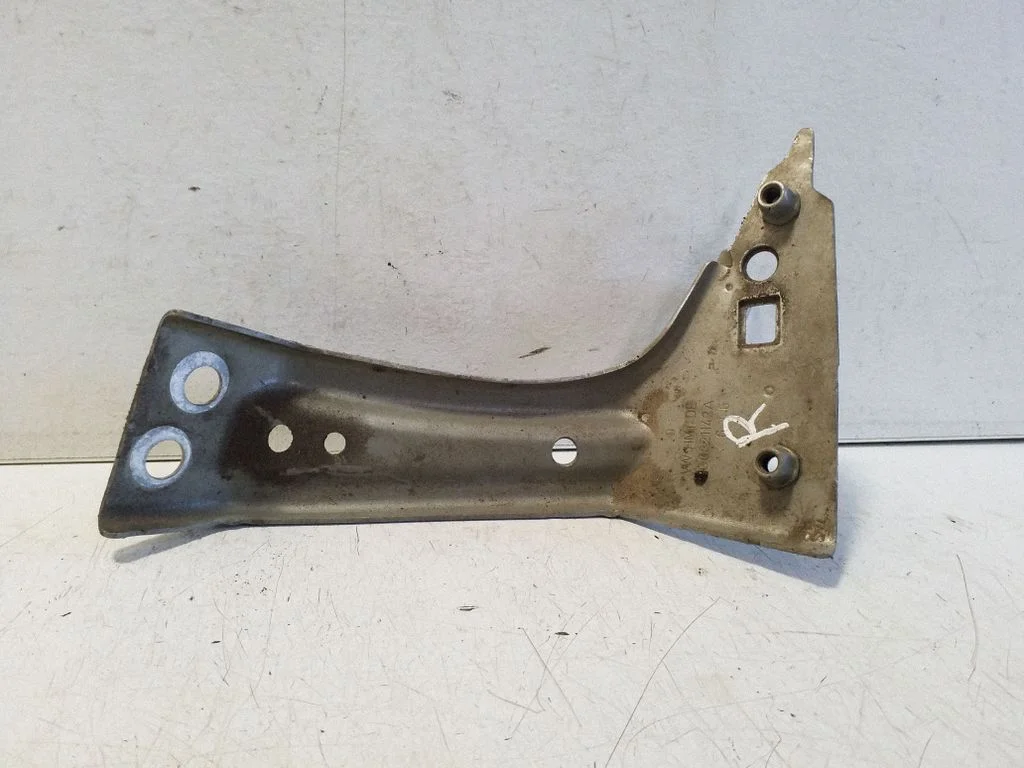 Fender mounting bracket 3G0821142A