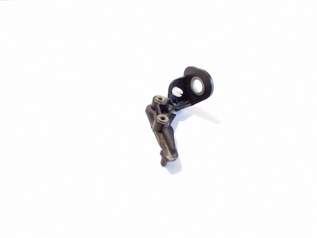 Fender mounting bracket GX7316291AE