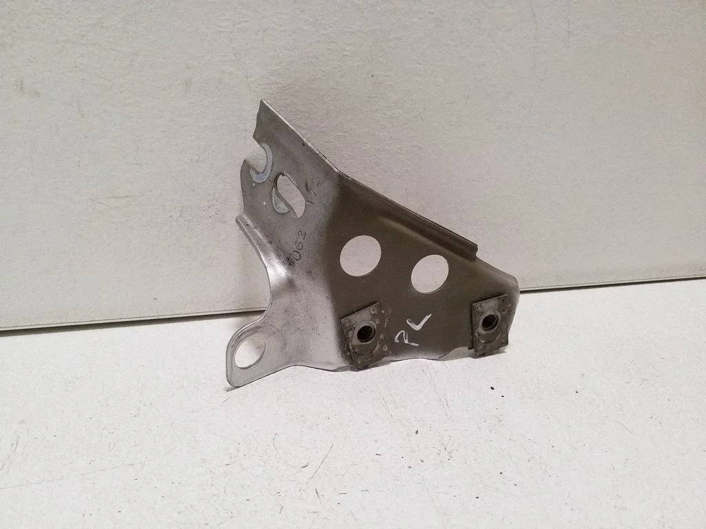 Fender mounting bracket – Opel Ampera (2011-), front left