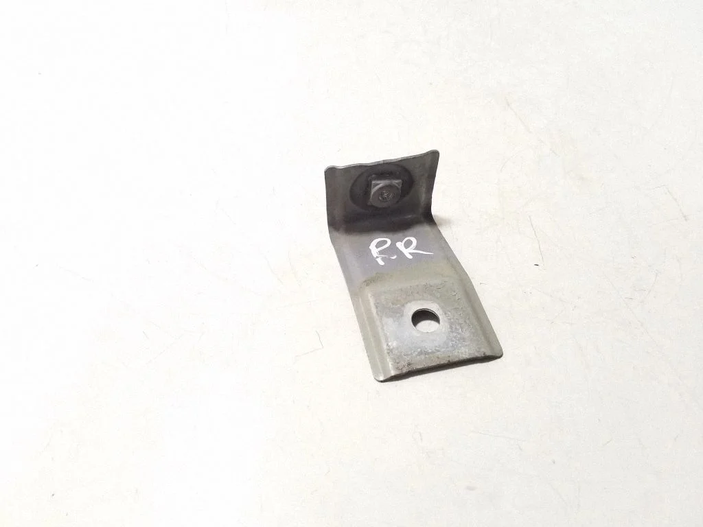 Fender mounting bracket – Volkswagen Tiguan Allspace (2017-)