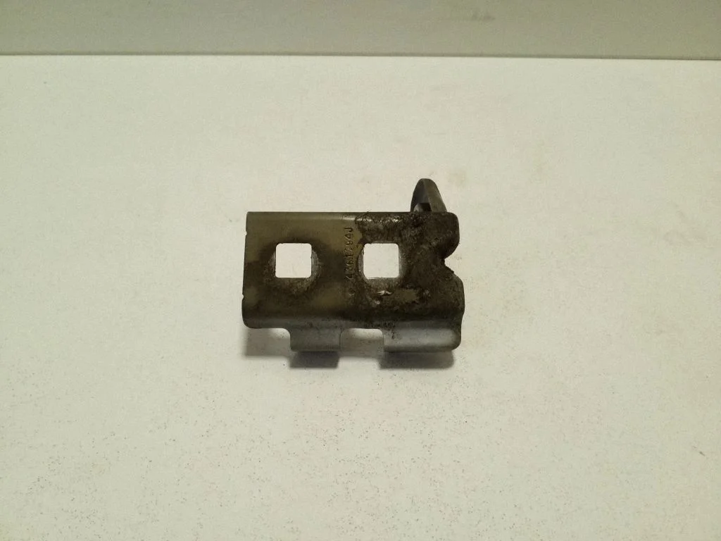 Poritiiva kinnitusklamber 4361294J