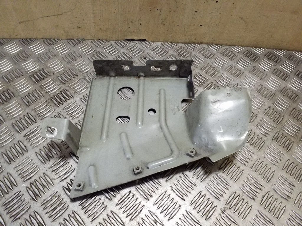 Wspornik błotnika 63123BZ50A