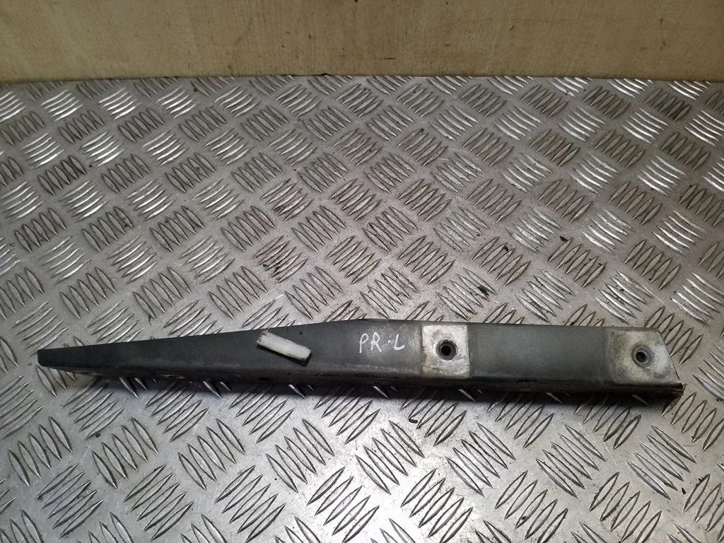 Fender mounting bracket 8Z0805091A