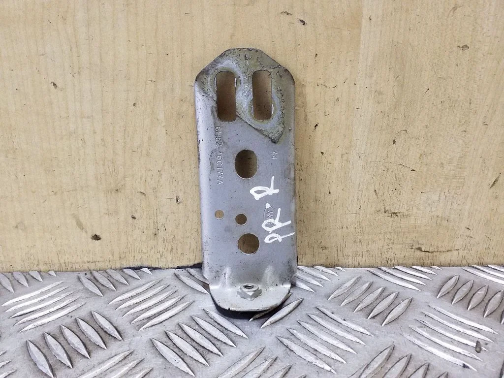 Fender mounting bracket 6H5216C174A